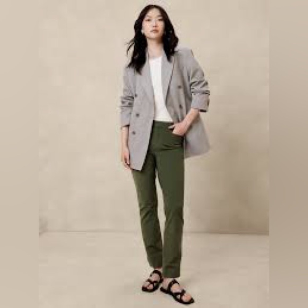 Banana Republic Green Curvy Fit Sloan Women’s Pants. Size:10